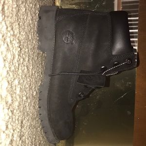 Size 6 boys black timberlands